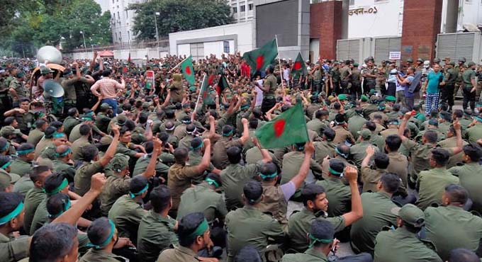 চার হাজার আনসার সদস্যের বিরুদ্ধে পল্টন থানায় মামলা