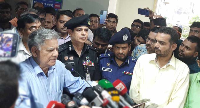 চাটুকারিতা করলে মিডিয়া বন্ধ করে দেওয়া হবে : স্বরাষ্ট্র উপদেষ্টা