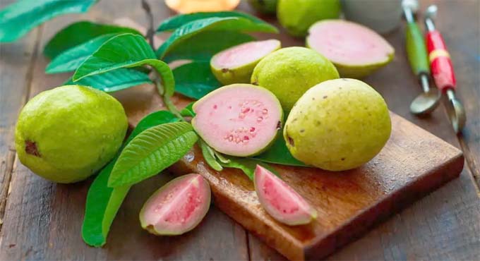 দৃষ্টিশক্তি বাড়ানোসহ যত গুণ পেয়ারায়