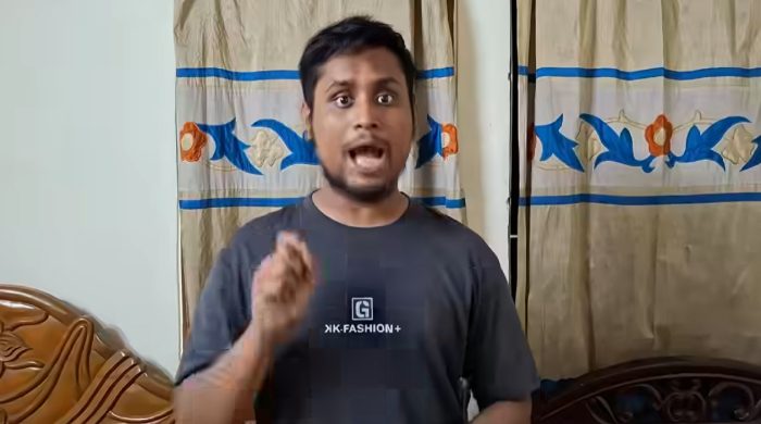 শহীদ মিনার থেকে ফিরেই ফেসবুকে বার্তা সমন্বয়ক হাসনাতের