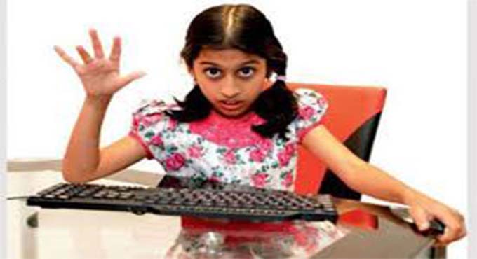কীভাবে বুঝবেন শিশু অটিজমের লক্ষণ বহন করছে