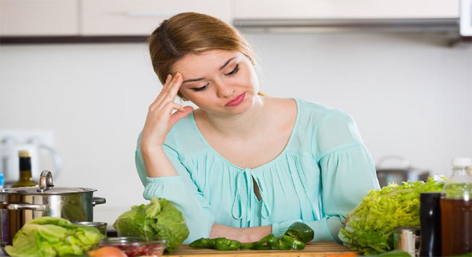 শরীরে পুষ্টির ঘাটতি আছে, জানান দেয় যেসব লক্ষণ