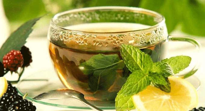 শীতে তুলসীর রস কেন খাবেন?