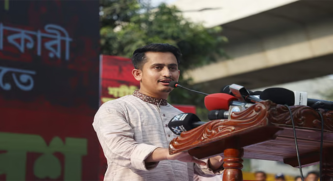 আ.লীগ নিষিদ্ধের কথা বললে সরকার পশ্চিমাদের দৃষ্টিভঙ্গির দোহাই দেয় : সারজিস আলম