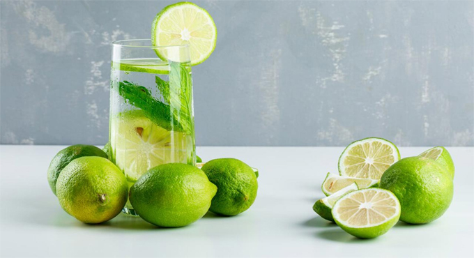 প্রতিদিন সকালে লেবু পানি খেলে কী হয়