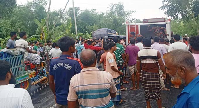 রাজশাহীতে মাহিন্দ্রা-ট্রাক সংঘর্ষে নিহত ২