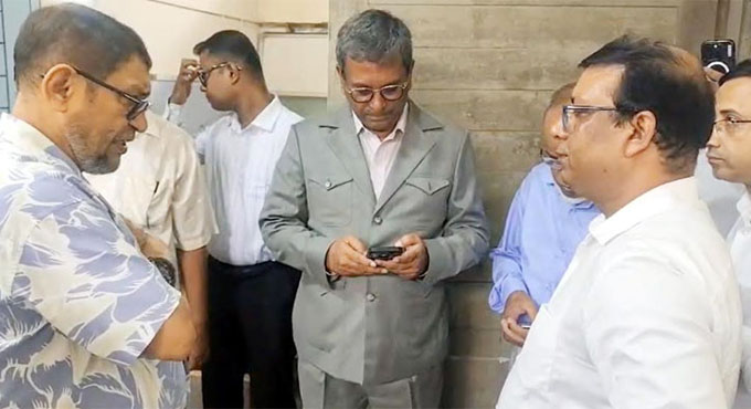 গ্রামের মানুষকে চিকিৎসার জন্য শহরে যেতে হবে না : স্বাস্থ্যমন্ত্রী